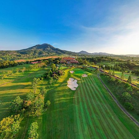 Jatinangor National Golf & Resort Exteriör bild