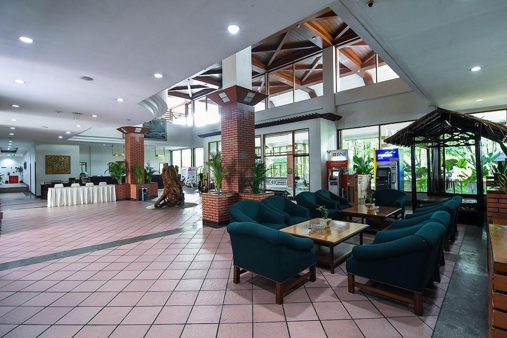 Jatinangor National Golf & Resort Exteriör bild