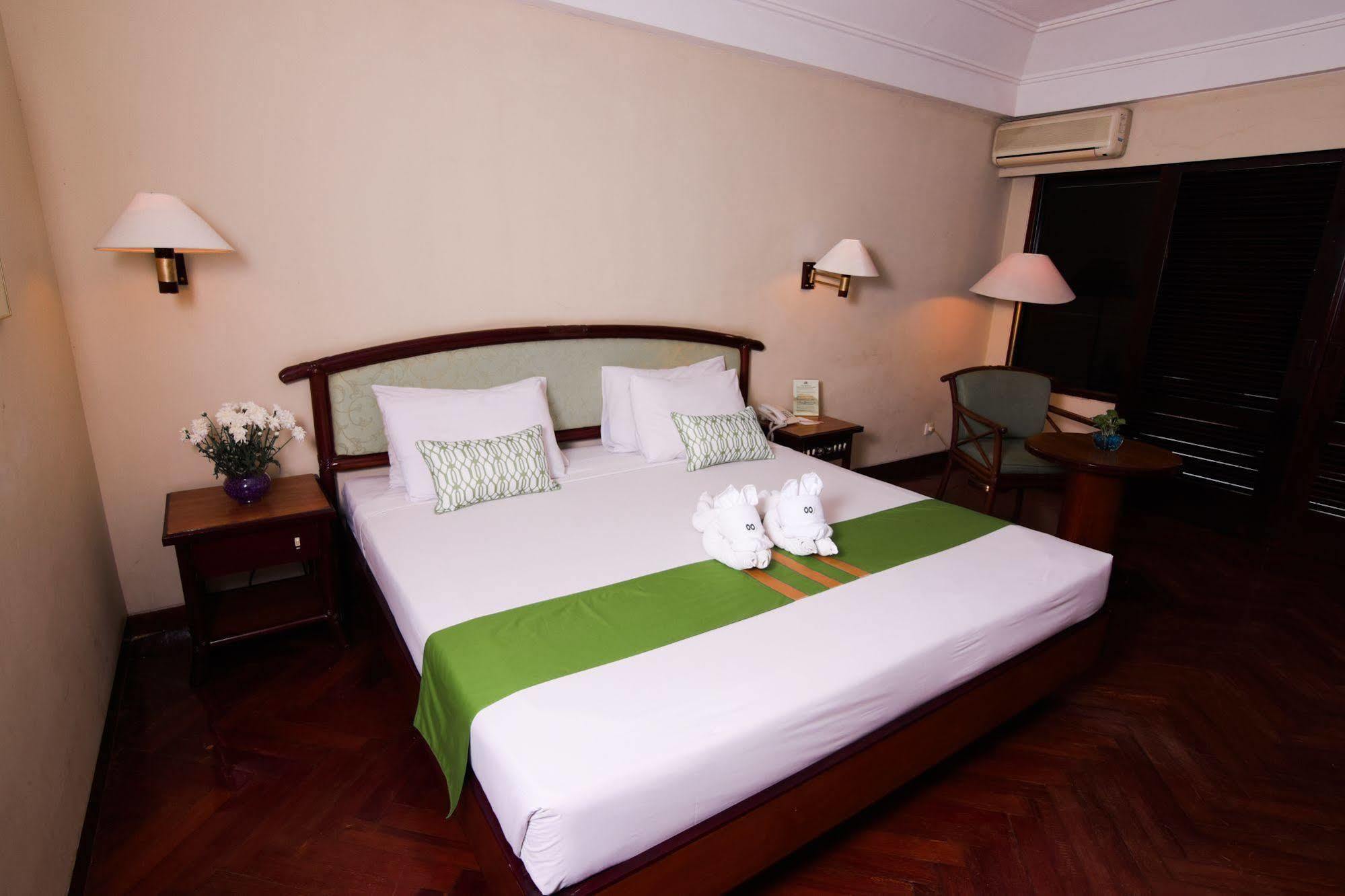 Jatinangor National Golf & Resort Exteriör bild