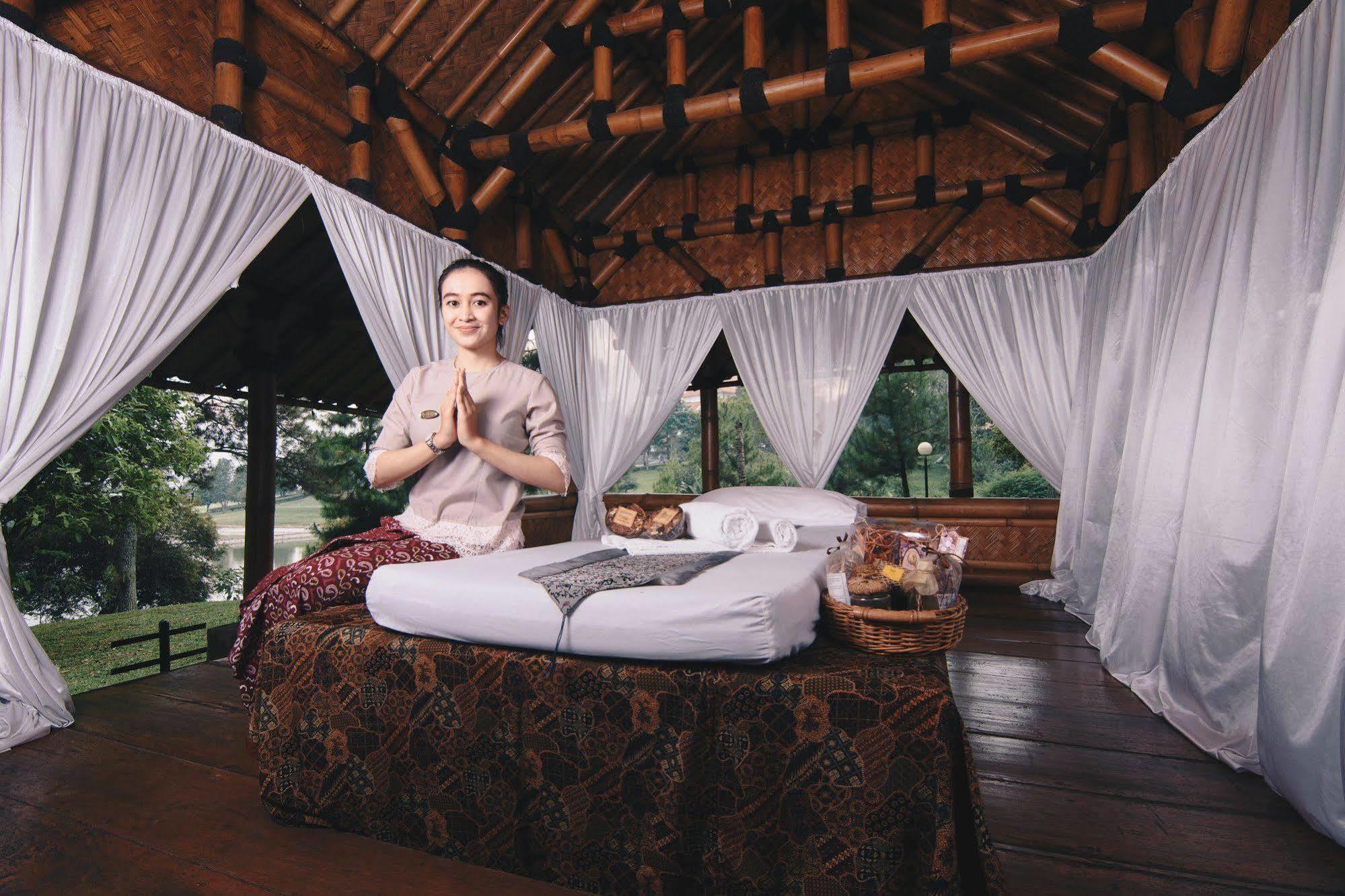 Jatinangor National Golf & Resort Exteriör bild