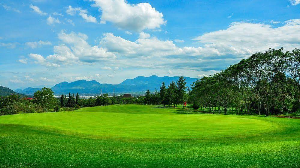 Jatinangor National Golf & Resort Exteriör bild